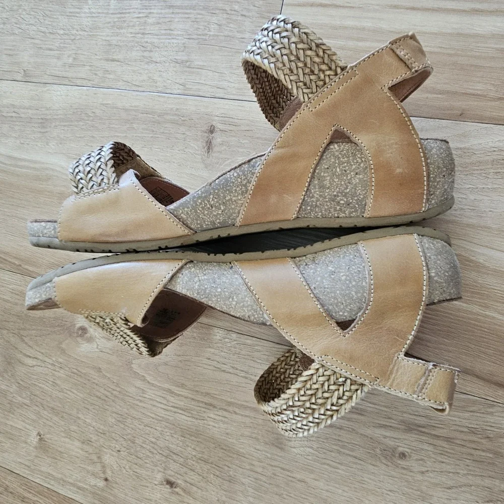 Taos Women's Bonnie Sandal Camel Strappy Leather Comfort 8-8.5 Tan - Picture 5 of 11